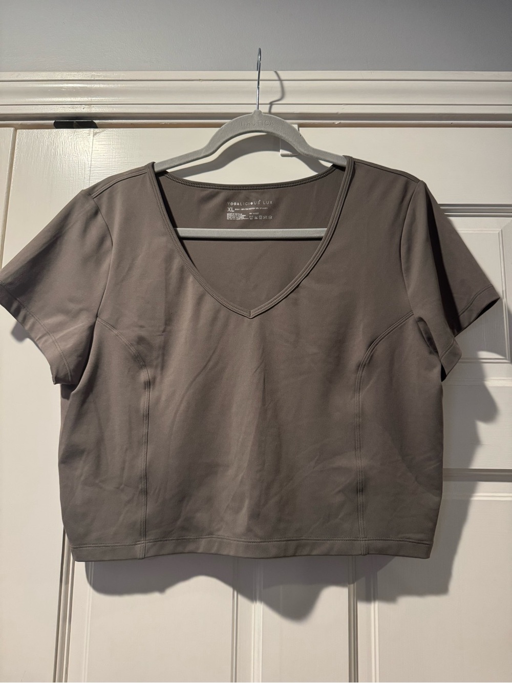 Yogalicious Cropped V-Neck Short Sleeve Top